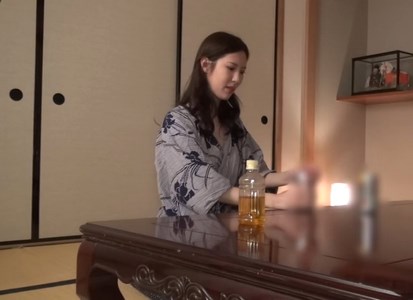 Ông chủ chuốc thuốc mê rồi địt em gái bướm hồng